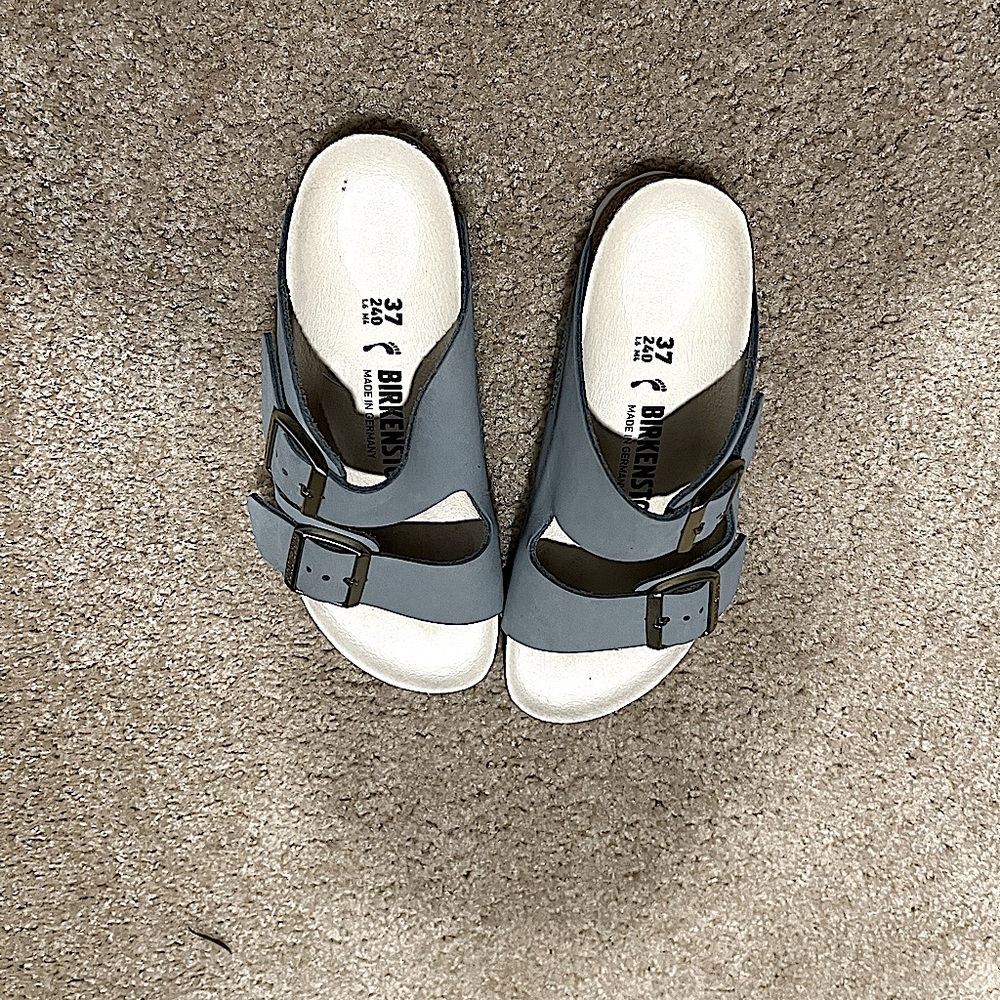 Women’s sandals. Worn once. Great condition.